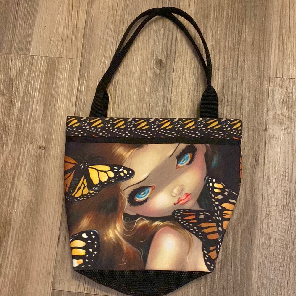 Xotic Maut Tote: Bucket Bag type: Monarch Butterfly Creepy Pretty Doll-Girl🖤💛